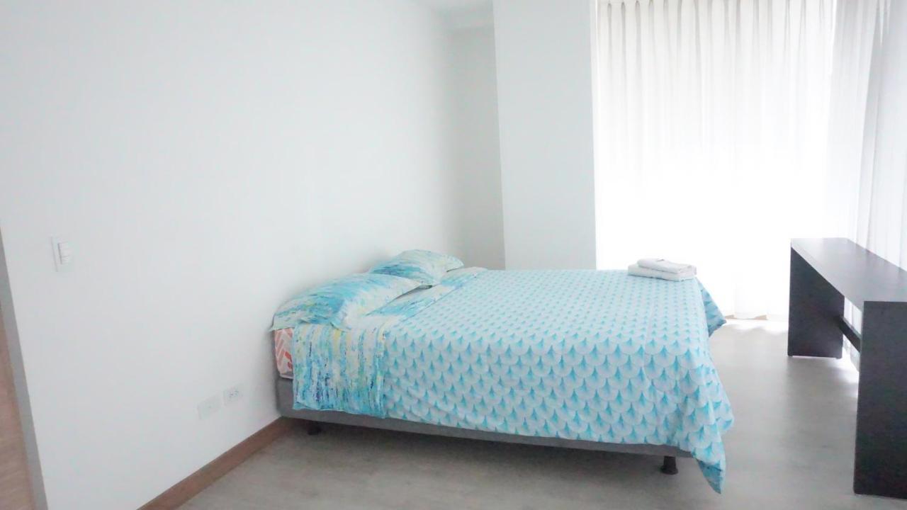1410 Habitacion En Lujoso Departamento - Atelier Кито Екстериор снимка